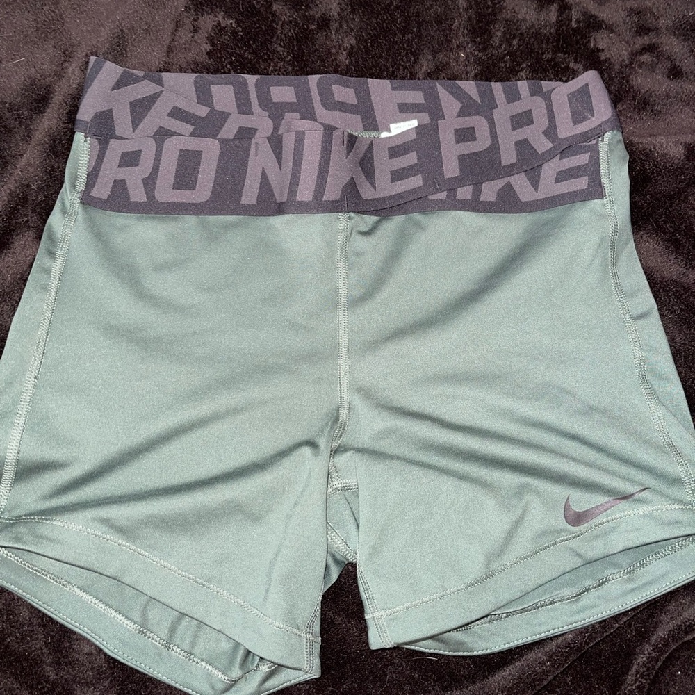 Nike pro